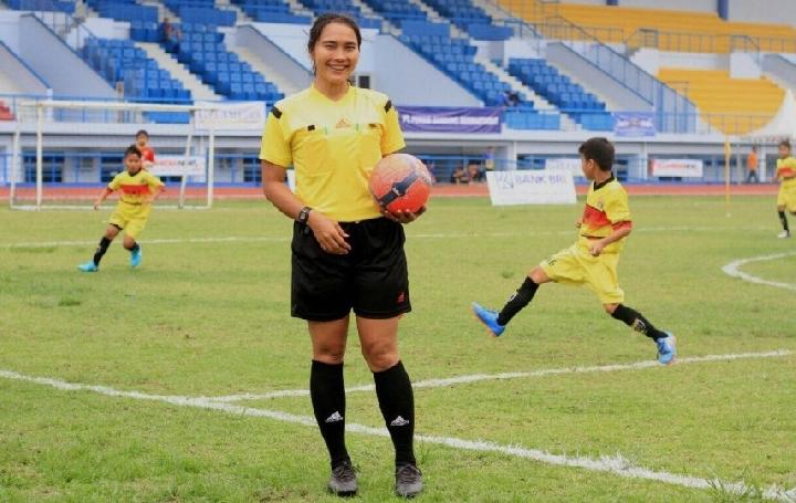 Deliana Fatmawati, Wasit FIFA Perempuan Satu-satunya Indonesia